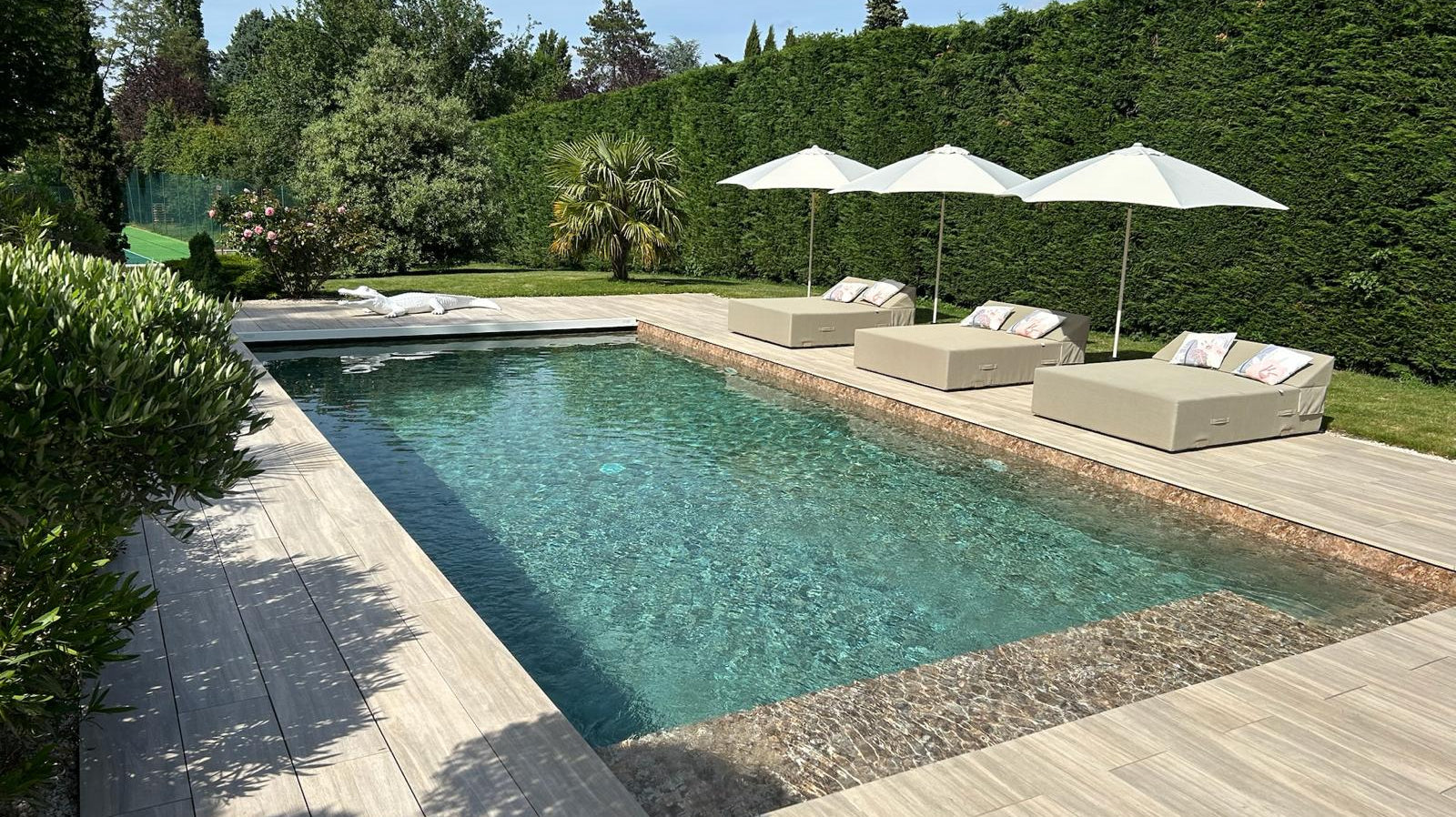 Bain de soleil double : avantages, styles et idées d’aménagement outdoor