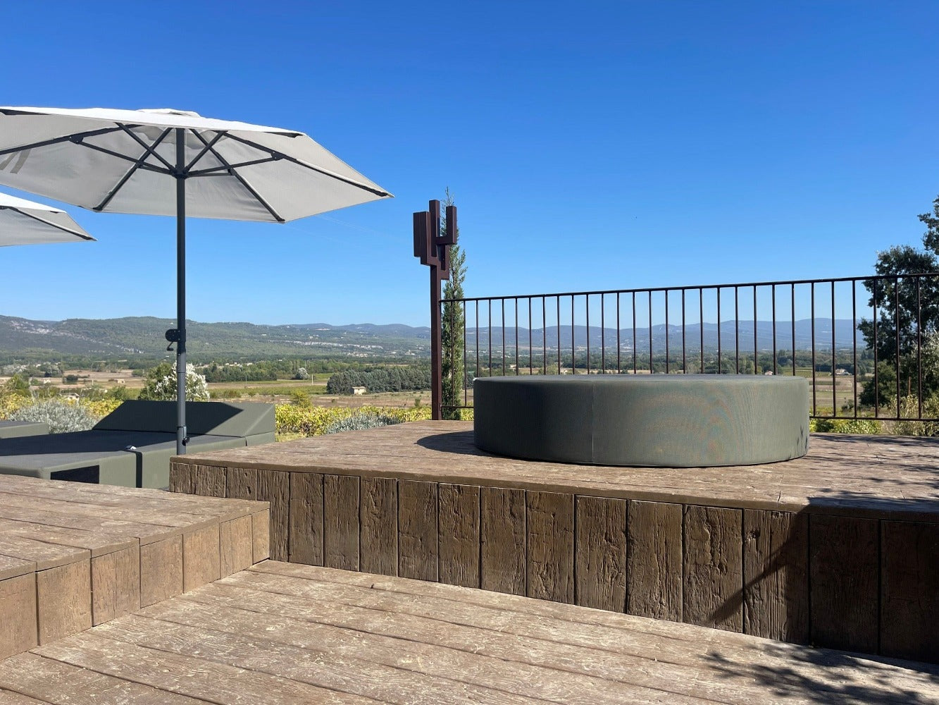 bed-rond-sur-mesure-exterieur