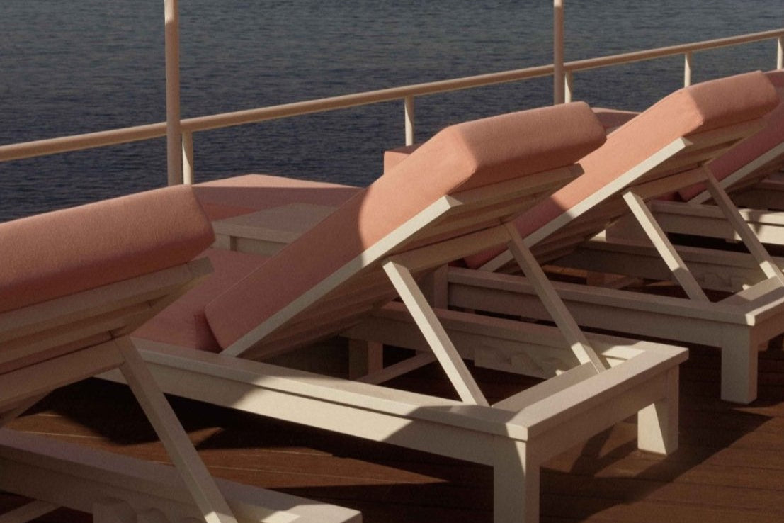 matelas-de-plage-rose-cap-dantibes