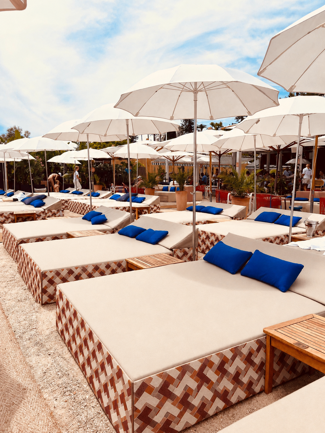 lit-exterieur-pour-plage-privee