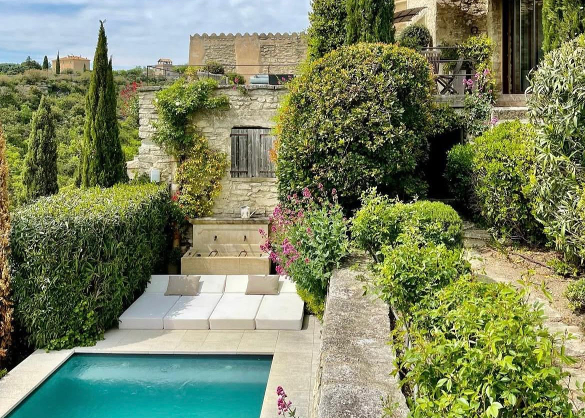 bed-de-piscine-luxe-qualite