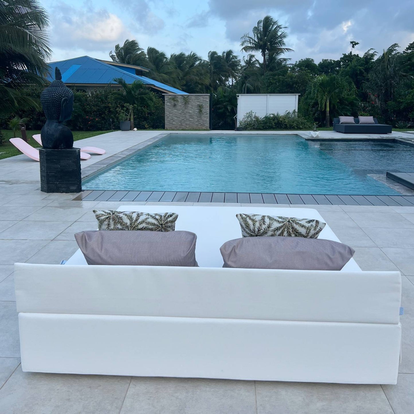 SUN PACK SQUARE COZIP | 1 Grand bed deux places 180x180x30cm + 1 Housse de protection + 3 piètements 180cm + 2 coussins 60x40cm