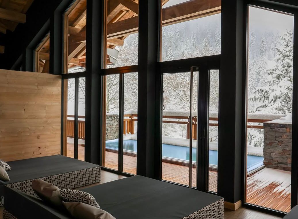 bed-de-piscine-amenagement-hotel