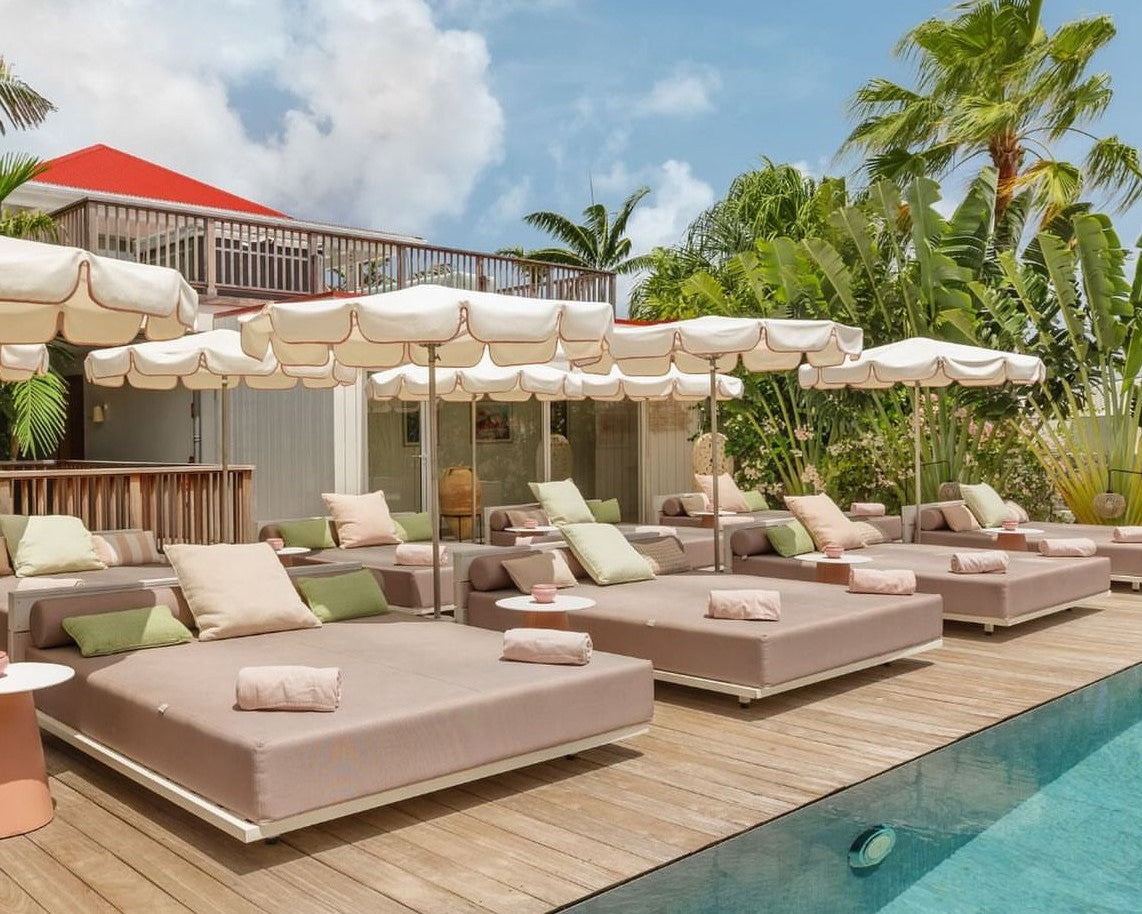 lit-de-piscine-tropical-beach-luxe